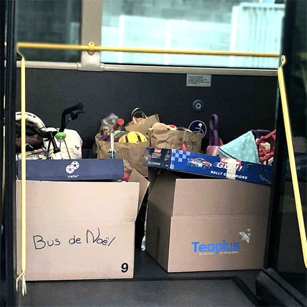 4 cartons de jouets, un vélo collectés par Teoplus dans le Bus de Noel